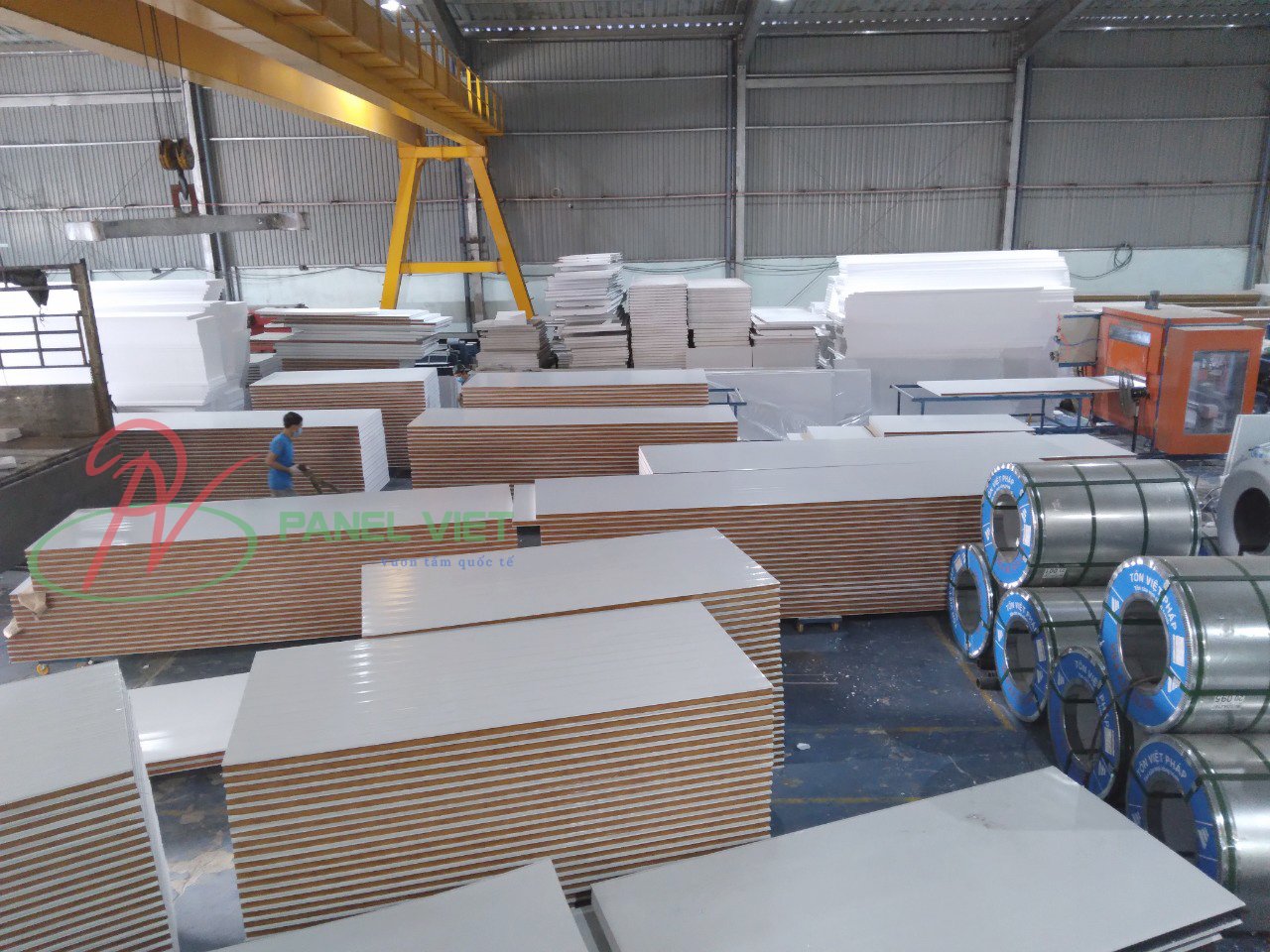 Mái Panel Eps Giá Rẻ Tại Nhà Máy SX, Không Qua Trung Gian.