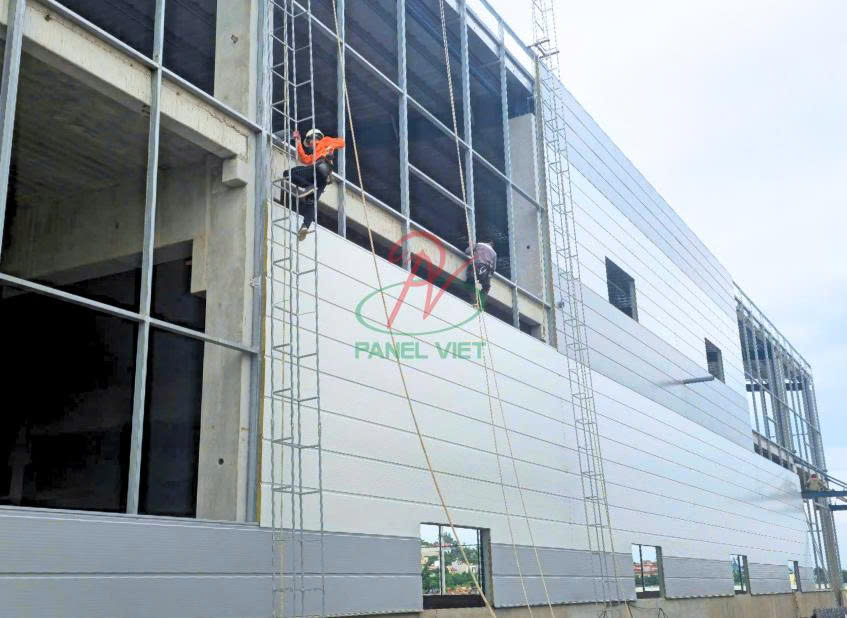 thi công panel cách nhiệt