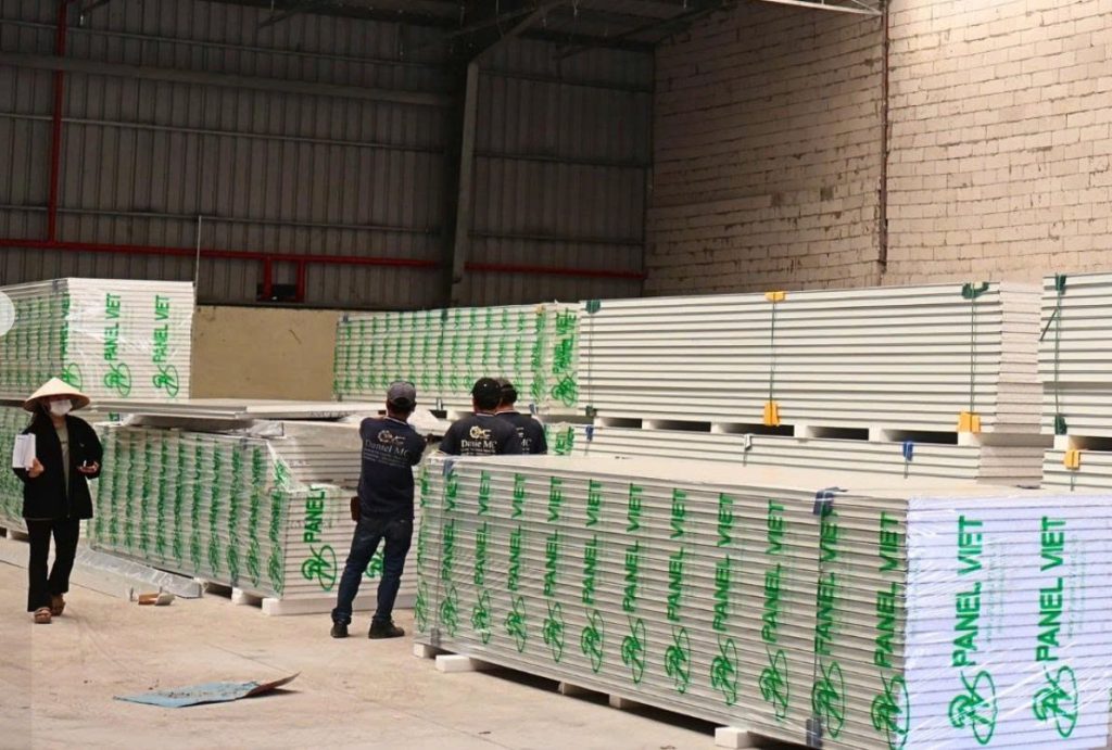 Tấm panel bao nhiêu tiền