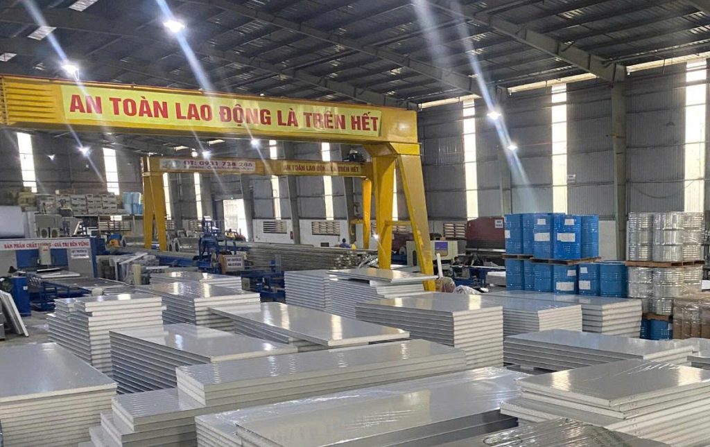 mua panel theo mét vuông