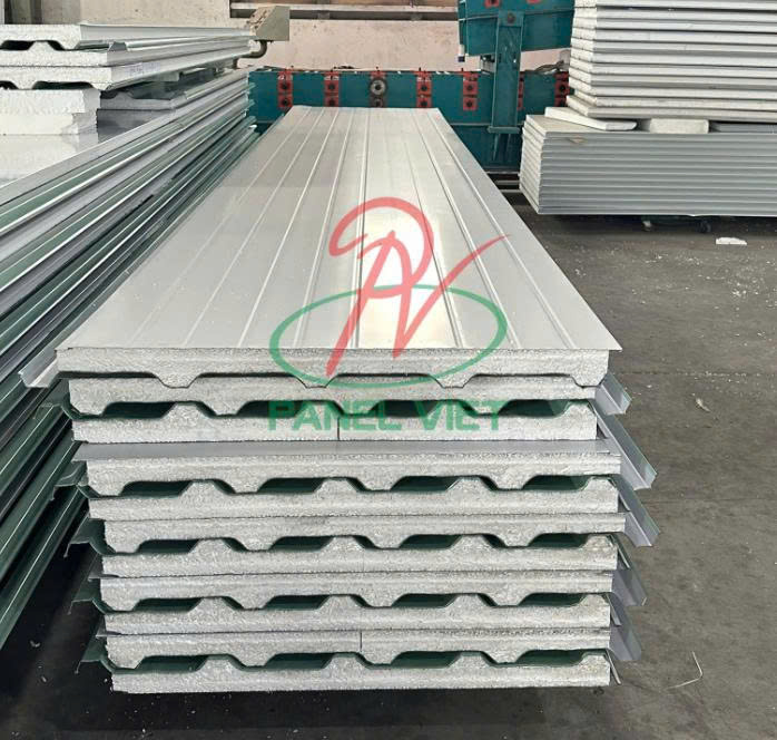 mái panel cách nhiệt chống dột tại HCM